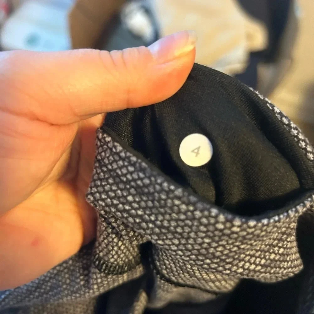 LULULEMON WUNDER UNDER CROP GRAY PIQUE LEGGINGS